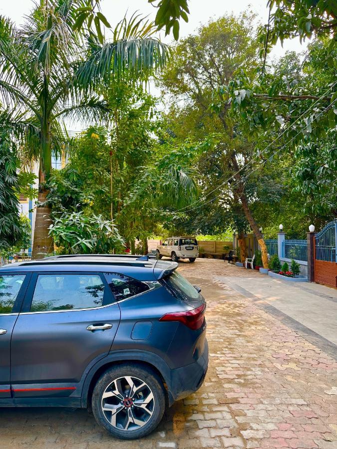 Villa Kaashi Flora Varanasi Exterior foto