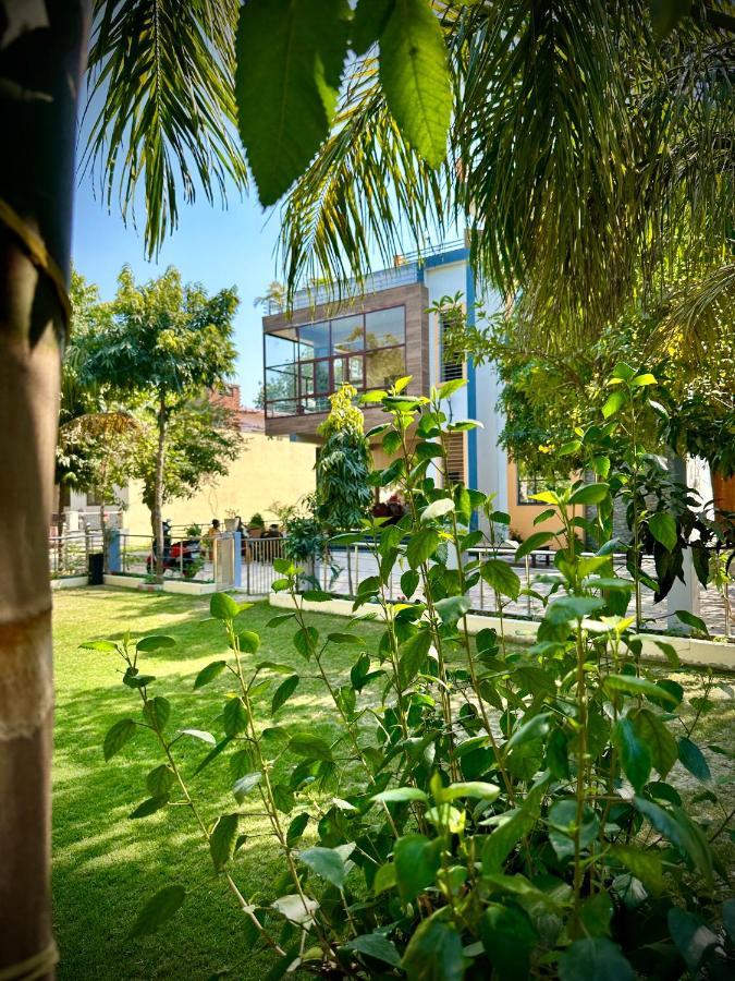 Villa Kaashi Flora Varanasi Exterior foto